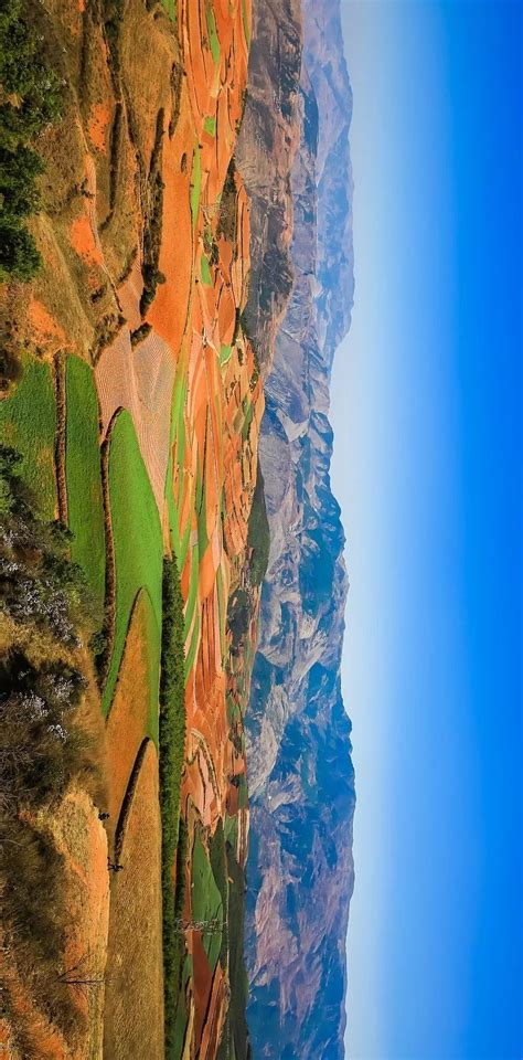 青土 白土|【地理探究】中华大地上的五色土都是什么样的？外国人眼中的“。